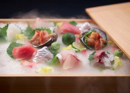 季節の海の幸を存分に味わえる旬のお造り 玉手箱