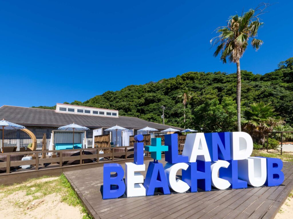 BEACH CLUB